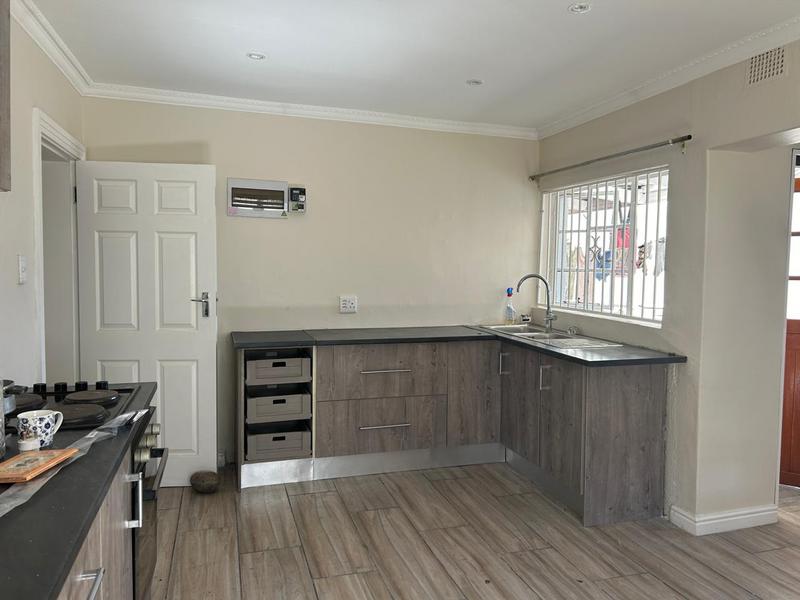 To Let 2 Bedroom Property for Rent in Wynberg Western Cape